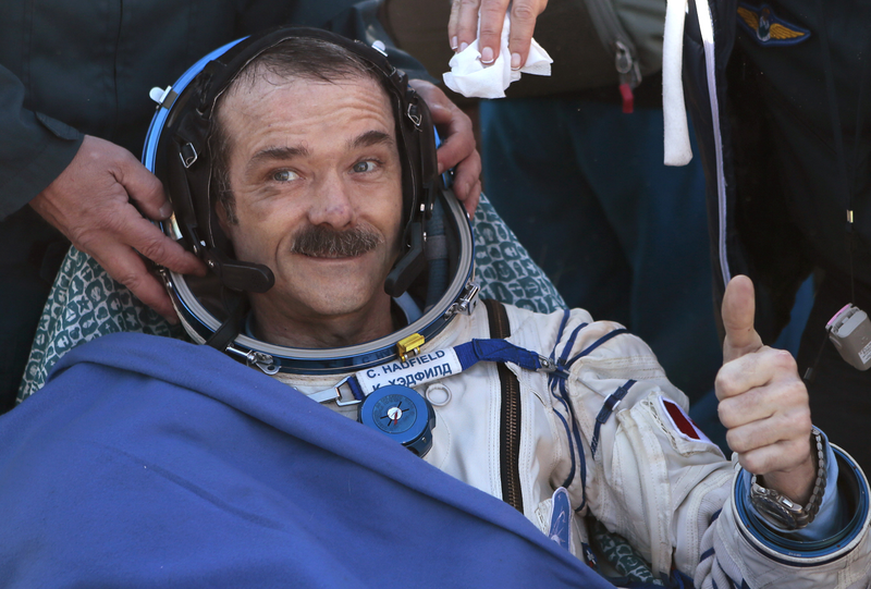 Illustration for article titled Beloved ISS Commander Chris Hadfield Is Retiring